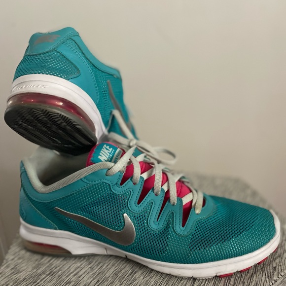 Nike Shoes - Nike training air max fussion